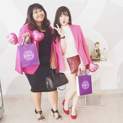 When you accidentally match with your friend. 👭
#ootd #ootdbigsize #ootdbigsizeindo #fashion #cute #ootdplussize #ootdcurvy #curvy #clozetteid #zestjemursari #blogger #bblogger #beautyblogger #surabayabeautyblogger #sbybeautyblogger #pink #💖 #👭