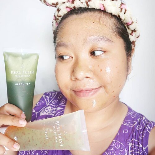 My current fave product! @altheakorea x Get It Beauty Real Fresh Skin Detoxer! Kalian sekarang bisa maskeran cuma dengan 10 detik aja. Masker ini juga bakalan berubah jadi foam begitu dibilas. Super praktis. Kulitku beneran jadi segar, lembut dan pori jg mengecil. Review lengkap sudah ada di blog aku yah. 👌👌👌#altheaangels #AltheaKorea #skindetoxer #skindetox #althearealfreshskindetoxer #Clozetteid #facemask #kbeauty #koreanfacemask #sbybeautyblogger #sbbreview