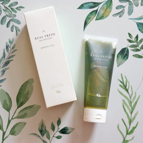 Been loving this new Althea x Get It Beauty Real Fresh Skin Detoxer in Green Tea. This product was mentioned by Jeonghwa from EXID as her favorite skincare because it's only need 10 seconds to detoxify our skin and this product could transform from mask to foam. So it's really practical and convenient to use everyday! No matter how hectic your day is, this @altheakorea Skin Detoxer will help your skin! I'm actually has ordered the Rose one too. I've posted a mini review on my blog alongside with the Get It Beauty full video on my blog. So click the link on my bio for more! #AltheaKorea #RealFreshSkinDetoxer #AltheaXGIB #Clozetteid #sbybeautyblogger #sbbreview #skincare #greenteamask #greentea #altheaangels