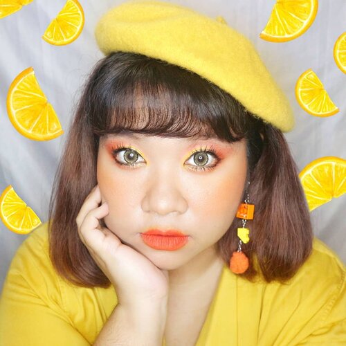 🍋CITRUS🍊
Pertama tama... Kesel ya kan kalo punya hooded eyelids, bikin cut crease susah susah. Endingnya pas mata kebuka ga keliatan. Wkwkwkwk. 
Anyway look ini full aku bikin pake Beauty Glazed Color Board. Bahkan blush on nya aku jg pake esedo yg ada di situ. Buat lippienya aku kasi base eyeshadow kuning dulu trus aku timpa Wet n Wild Liquid Catsuit yg Game of Flame. Endingnya masi aku set lagi pake esedo orens. Sekian deh. 

Btw, matching kan look aku sama anting Lego dr @ayunda_acc ! 
.
.
#makeuplook #orangemakeup #yellow #orange #🍊 #🍋 #cute #redhacsmakeup
#Clozetteid #clozetteootd  #endorsementindo
#endorsement #bodypositive #celebratemysize 
 #influencersurabaya #beautyhasnosize
#antingcustom #maskstrapmurah
#maskstrap #maskstrapcustom #legoearrings #missbbwindonesia #ootdredhacs