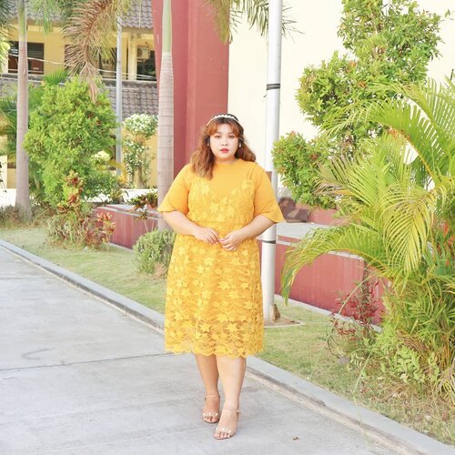 I’m a lion I’m a queen.No one. Yes. Nothing can confine me.Even pain...Nothing can tame me Even love... (G-idle -Lion)Lace dress from @grace.bigsize#shoxsquad #Clozetteid #curvywomanindo #clozetteootd  #ootdbigsizeindo #fashion #cute #ootdplussize #ootdcurvy #ootdplussizeindo #curvy #clozetteid #blogger #bblogger #beautyblogger #surabayabeautyblogger #sbybeautyblogger #curvygirl #plussize #endorsementindo#endorsement #bodypositive #celebratemysize #ootdindonesia  #curvystyleideasid #influencersurabaya #beautyhasnosize #missbbwindonesia #ootdredhacs #redhacsmixnmatch