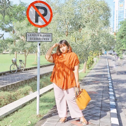 When you have meeting at 8 but must stroll the mall at 10.
.
.
Wearing Brick Salome Top from @plusbylabel8 
Plus by label8 is the newest launch and also part of @label8store that focusing on plussize clothing. So, if you see for more plussize clothing choices, you definitely need to check out @plusbylabel8 
They carry so much option from casual to formal attire. Congrats for your launch @plusbylabel8
💕

#Clozetteid #clozetteootd  #ootdbigsizeindo #fashion #cute #ootdplussize #ootdcurvy #shoxsquad #ootdplussizeindo #curvy  #fashionaddict #fashionstyle  #curvygirl #plussize #endorsementindo
#endorsement #bodypositive #celebratemysize #ootdindonesia #ootdindo #curvywomanindo
 #influencersurabaya #beautyhasnosize #missbbwindonesia #ootdredhacs #redhacsmixnmatch