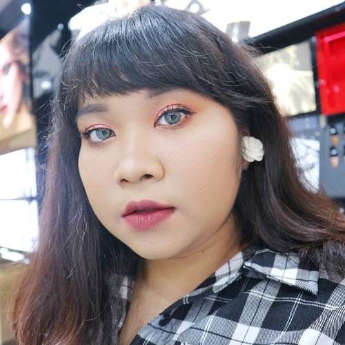 Today's playdate at @absolutenewyork_id.
Created this whole look using Absolute New York products. Icon Pro Palette, Icon Palette, Modest Matte, Perfect Pair Gradient Lip Duo, Ink Pen Eyeliner, and their Pro Contour Palette. .
.
#absolutelyiconic #sbbreview #sbybeautyblogger
#review #makeupreview  #makeupjunkie  #makeover #ClozetteID #beautyblogger #beauty  #indonesian #bblogger  #instamakeup  #instabeauty  #beautybloggerid #setterspace #beautybloggersurabaya #surabayabeautyblogger
#indonesian