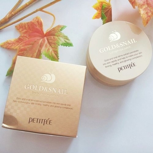 Been loving this eye patches lately. It really helps my tired eyes and it feels so hydrating around my eye area. Full review already up on my blog. ❤
#petitfee #petitfeegoldeyepatch #petitfeegoldandsnail #eyepatch #eyemask #koreanbeauty #koreanskincare #clozetteid #beuatyreview #blogger #bblogger #bbloggerid #sbybeautyblogger #beuatyblogger #skincareaddict #makeupjunkie #makeuphoarder