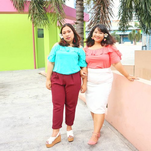 No matter how much numbers your size is, everyone can wear whatever they want and rock that outfit.
Proof? Look at us wearing this flirty off shoulder from @koozel.id
💁💁
Psst, my skirt is also from Koozel💃💃
.
.
Ga bisa move on dr sesi foto ini. Pgn upload semua 😂😂😂
Yuk kapan2 lg @reginapitupulu
.
.
#endorsement
#endorsementid #endorsementindo #endorsersby
 #ootd #ootdbigsize #ootdbigsizeindo #fashion #cute #ootdplussize #ootdcurvy #ootdplussizeindo #ootdbigsizeindo #curvy #clozetteid #blogger #bblogger #beautyblogger #surabayabeautyblogger #sbybeautyblogger #curvygirl #plussize
#bodypositive #celebratemysize #ootdindonesia #ootdindo #curvystyleideasid
 #influencersurabaya #beautyhasnosize