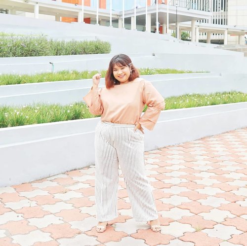 Sometimes..you gotta be bold. Just rock the world~ booyah!
.
.
Some of you might not understand my caption but that is okay. At least you notice that I'm wearing super comfy stripes culottes pants from @sit.pants 
They are available in various colours and sizes!

#Clozetteid #clozetteootd  #ootdbigsizeindo #fashion #cute #ootdplussize #ootdcurvy #shoxsquad #ootdplussizeindo #curvy  #fashionaddict #fashionstyle  #curvygirl #plussize #endorsementindo
#endorsement #bodypositive #celebratemysize #ootdindonesia #ootdindo #curvywomanindo
 #influencersurabaya #beautyhasnosize #missbbwindonesia #ootdredhacs #redhacsmixnmatch