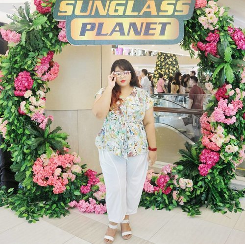 Attended @sunglassplanet opening at TP 6 yesterday. I can't update anything there because my signal was off and I've tried to use the wifi from nearny but it's also meh. So yeah pardon my late post. Congratulation again @sunglassplanet You can get exclusive collection from high end brand at this store!! #sunglassplanettropicalfest#sunglassplanettp6 #mysexytropical#clozetteid #beauty #makeup #makeupaddict #makeupjunkie #makeover #ClozetteID #beautyblogger #beauty #indonesian #bblogger #instamakeup #instabeautyeyr #beautybloggerid #beautybloggersurabaya #surabayabeautyblogger#indonesian #beautyevent  #eventsurabaya #ootd #ootdbigsize #ootdbigsizeindo #fashion #cute #ootdplussize #ootdcurvy #plussizeindonesia  #ootdplussizeindo #ootdbigsizeindo #curvy