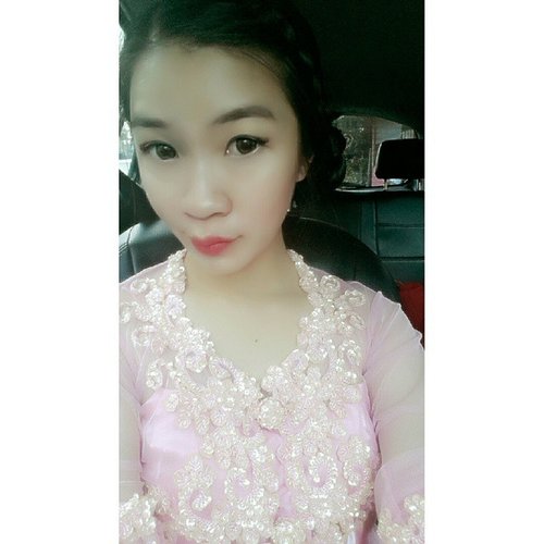 Proud to be indonesian woman… happy monday all 😊
#shantyhuang #beauty #beautyblogger #selca #selfie #proud #indonesia #indonesiawoman #kebaya #pink #indonesian_blogger #instapic #clozetteid #clozettedaily