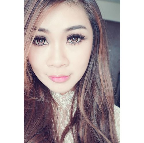 Nyobain makeup di luar garis aman.. Dan aku selalu nyaman dengan makeup ala Korea

#shantyhuang #beautyblogger #beauty #blogger #selca #selfie
#dollymakeup #Clozetteid #clozettedaily  #instagood #instadaily