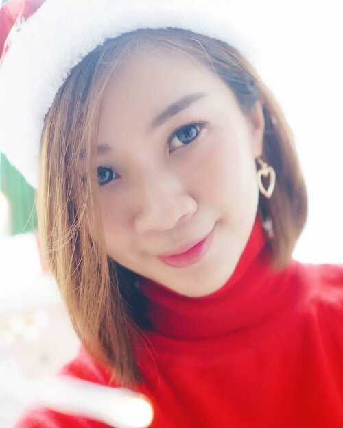 Merry christmas my friends 🎄🎄🎄🎅🤶 #shantyhuang #beautyblogger #beauty #blogger #merrychristmas #selfie #clozetteid #clozettedaily #instagood #instadaily