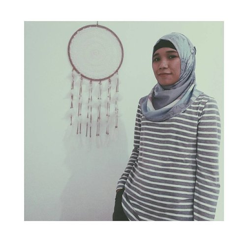 don't let someone else catch your dreams. YOU be the dream catcher.voal printing scarf from @luana.hijab.#hijabiandfab #hijabstyle #hijabifashion #hijabfashion #style #blogger #clozetteid #clozette #dailywithluana #peoplewithluana #instadaily #dailystyle #daily #hijabblogger #voalprintedscarf #dreamcatcher