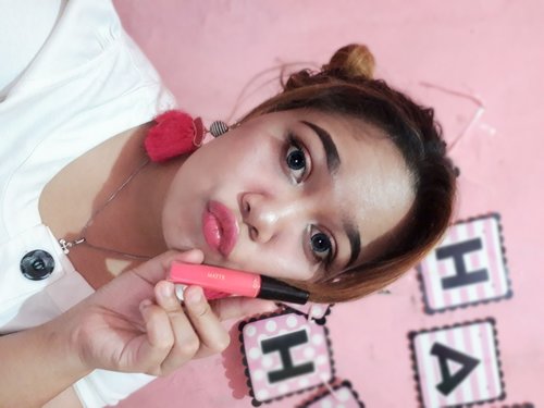 Hi beauty! im using lancome cosmetic on my lips ❤ 