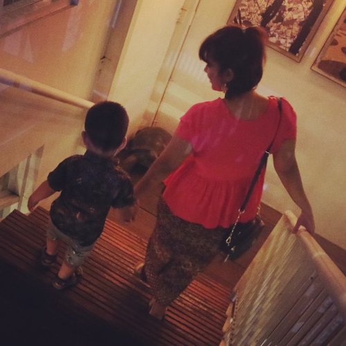 Every Journey begins with a just single step

#motherhood #momandson #myson #stairs #parenting #el #31months #bandung #clozetteid #parentinggoals