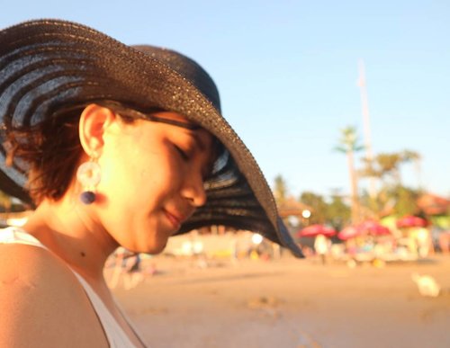 Double Chin 👙👒 #seminyak #bali #kudeta #sunset #balisunset #gateway #pulangkampung #jalanjalan #clozetteid #beach
