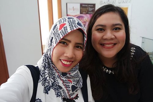 Finally meet kak putri at yesterday event with @bloggerperempuan and @bassuracity ... #beautybloggerindonesia #beautyblogger #bloggerperempuan #girls #beautiful #clozetteid