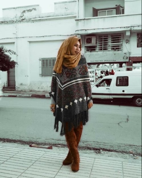 A woman is never sexier than when she is comfortable in her clothes. --Vera Wang-- #beautyblogger #beautybloggerindonesia #blogger #bloggerbabes #bloggerstyle #bloggerslife #fallfashion #fashion #hijabfashion #hijabstyle #hijabbeauty #chichijab #autumn #autumnoutfit #ootd #ponchostyle #poncho #clozetteid #falloutfit #kneeboots #overkneeboots #highboots