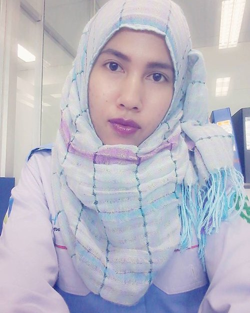 A little purple won't hurt you. #clozetteid #beautybloggerindonesia #indonesiabeautyblogger #beautybloggerid #bblogger #bloggerbabes #ihblogger #funblogger #lipstick #makeup