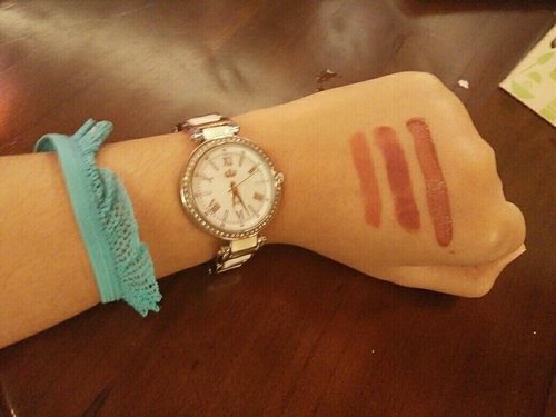 ada yang tau ini lipstick apa?

#lipstick #swatch #beauty #localproduct #produkindonesia #madeinindonesia #likeforlike