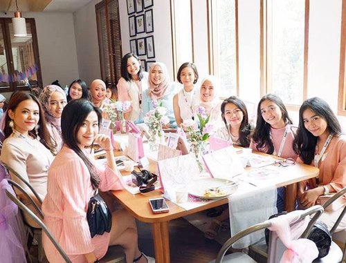 New event, new friends, new squads
.
.
.
.
#FeedmebeautyDiary #girls #squad #event #beauty #ClozetteID
