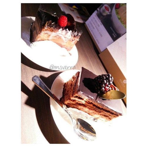 Morning ❤🍰🍫
.
.
.
.
.
.
.
#cake #chocolate #foodie #foodporn #foodgasm #Traverra #SG #ClozetteID #likeforlike