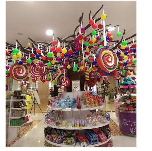 Candy everywhere 🍦🍩🍰🍪🍫🍬🍭
.
.
.
.
.
.
.
.
.
.
#candy #Traverra #SG #ClozetteID #likeforlike