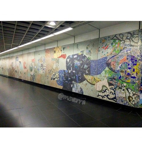 No caption
.
.
.
.
.
#art #wall #MRT #street #Traverra #SG #ClozetteID #likeforlike