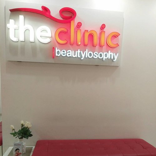 Hai... Beberapa minggu lalu aku baru melakukan treatment di @theclinicid @thecliniccp disini banyak banget treatment, mulai Dari facial, filler, botox, chubby cheek sampai slimming.

Aku treatment yang mana ya??
Yuk ke blog aku msvediary.blogspot.co.Id atau klik link di bio aku 🔝🔝🔝🔝
.
.
.
.
.
.
#TheClinicIndonesia #TheClinicID #TheClinicGathering #Treatment #Beauty #BeautyBlogger #BloggerPerempuan #IFB #bloggers r #ClozetteID