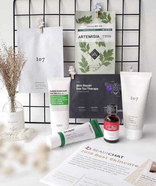 @beaut.chat 2019 Best Skincare
.
Last year I participated in @beaut.chat first survey to choose 2019 best skincare. So, here are the winners 🏆🎉
.
🏆 Best Cleanser :
@107oneoseven Low pH Changa Cleanser. 🏆 Best Toner :
@isntree_official Hyaluronic Acid Toner. 🏆 Best Serum :
@tiam_global My Signature Red C Serum. 🏆 Best Cream :
@drjart_kr Cicapair Tiger Grass Cream. 🏆 Best Sunscreen :
@purito_official Centella Green Level Sun Safe SPF50+ PA++++.
.
TOP 3 SHEET MASK :
🌿 @celimax.global Skin Repair Bee Tox Therapy.
🌿 @etudehouseofficial 0.2mm Therapy Air Mask.
🌿 @107oneoseven Botanics Illuminating Moisture Mask.
.
Most of the products mentioned above have long been on my wishlist. I'd love to say, thank u so much @beaut.chat for sending me these products. All products are available at @cosmetic_jolse
.
.
#beautchat #beautchatskincareawards2019 #bestskincare2019 #107oneoseven #changacleanser #tiam #vitamincserum #purito #puritosunscreen #sunscreen #etude #etudehouse #etudesheetmask #drjart #drjartcicapair #celimax #skincare #kbeauty #skincareroutine #koreanbeauty #skincarecommunity #beauty #beautyblogger #clozetteID #instabeauty