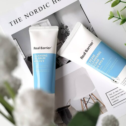 As you know, a few days ago I received @realbarrier products as @stylekorean_global Try Me Review Me program. So, I will start to review their cleansing products first.
.
💙 Cleansing Oil Balm : An easy-to-use first cleansing, the texture is similar to a melting balm, sometimes I found the hardened texture like balm. With 100% natural fragrance of bergamot, marjoram & chamomile oil, it's smell like fresh citrus. Formulated with patented ceramide complex & natural oils, leaves the skin hydrated after cleansing. The tube-shaped packaging makes it cleaner and easier to use.
.
💙  Cream Cleansing Foam : A creamy, acid balanced moisturizing cream. As its name, this product has a creamy texture that produces very soft foam. The smell is a blend of fresh citrus and lavender, you can see on the  ingredients list there are Lavender Oil & Lemon peel oil. Contains wheat sprout extract & spirulina to help relax sensitive skin. I also saw Madecassoside & Centella Asiatica on the ingredients list, both are my sensitive skin fav!
.
I use both of these products in my pm routine, while for am I only use Cream Cleansing Foam. Both of these product work very well together, they clean makeup and dirt well and keep my skin hydrated after cleansing. But ... I don't know why I feel the stripping sensation every time I use Cream Cleansing foam myself in the am routine, it even tends to make my skin dry. So I decided to only use it in my pm routine along with Cleansing Oil Balm, and for am I used my old Cleansing wash. For the Cleansing Oil balm, I have no complaints, I like it! So far, these products didn't break me out so I will continue to use both the products.
.
.
You can buy these product at @stylekorean_global
.
#stylekorean #stylekorean_global #realbarrier #TrymeReviewme #skincare #dryskin #dehydratedskin 
#kbeauty #skincareroutine #skincarediary #skincarelover #skincarecommunity #beauty #beautycommunity #clozetteID #beautyblogger #sensitiveskin #dryskin #skinbarrier #koreanbeauty #cleansingoilbalm #creamcleansingfoam #hydrating #facecleanser #cleansingfoam #firstcleansing