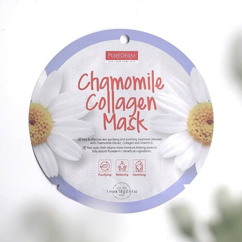 Purederm - Chamomile Collagen Mask
. 
Beli masker ini tahun lalu di Althea, harganya murah banget! Sekitar 6-7ribuan kalo ga salah, pokoknya dibawah 10ribu.Alasan beli tentu pertama karena murah dan kedua karena bentuk kemasannya unik, bulat. Aku beli cukup banyak, ada beberapa variants tapi sayangnya cuma tersisa ini di rak sheet mask ku, lainnya udah ku bagi2kan ke teman.
. 
Kandungan utamanya Chamomile, Collagen & Vitamin E. Dengan klaim membantu menennagkan & menghaluskan kulit serta membuatnya nampak lebih sehat.
. 
Material & Fit
Bahan lembarannya terbuat dari natural pulp cloth, tebal dan tidak elastis, sehingga agak sulit untuk dipaskan dengan contour wajah. Ukurannya & cutting nya pas untuk wajahku. Lubang bagian mata berbentuk setengah lingkaran yg harus dilipat keluar. 
. 
Texture & Scent
Essence bening, cair & sedikit. Tidak ada essence tersisa dikemasan, essence hanya cukup untuk membasahi lembaran. Baunya enak, perpaduan bau chamomile dan eucalyptus. 
. 
My experience
Essencenya yg sedikit & bahan lembaran yang tebal membuat masker kurang bisa menempel dengan baik. Hanya beberapa menit lembarannya hampir lepas 🥴. Setelah 20menit, lembaran completely dry. Oh iya, tidak ada soothint sensation selama menggunakannya & aku harus dalam keadaan berbaring supaya lembaran tidak jatuh. 
. 
Bagaimana hasilnya? Awalnya aku hanya merasakan kulitku jadi sedikit lebih lembap, tapi kemudian aku memperhatikan bahwa jerawat aktif yang ada dipipiku jadi lebih kalem. Jadi, menurutku hasilnya lumayan oke, tapi kalau harus beli lagi kayaknya ga deh, males sama bahan lembarannya. I prefer fair & lovely mask, harganya hampir sama tapi kualitas lembarannya jauh lebih bagus. 
. 
Ada yang pernah coba masker dari Purederm? 
. 
. 
. 
. 
#Purederm #Puredermmask #puredermsheetmask #mask #sheetmask #kbeauty #koreanbeauty #koreansheetmask #koreanmask #kskincare #koreanskincare #koreanproduct #skincarelover #masklover #maskjunkie #sheetmasklover #sheetmaskjunkie #maskoftheday #motd #beauty #beautycommunity #clozetteID