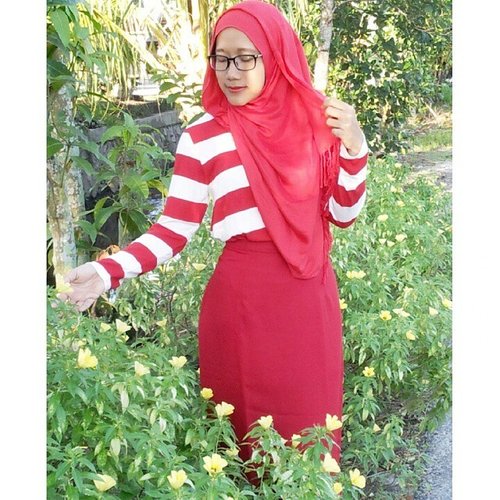 Red is the first color of spring.
It's the real color of rebirth of beginning -Andie Condie- #clozetteID  #ootd #ootdindo #hijabootdindo #hijabchic #hijabdaily #redstripe