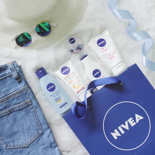 Start your day with sweet and blue @nivea_id 💙 Favourite products for my dry skin. Gonna love and use this everyday🌞
.
.
.
#Nivea #ClozetteID #Clozetter #Skincare #JogjaBlogger