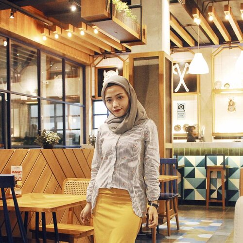 Feel-Full💛#ClozetteID #Clozette #Clozetter #JogjaBloggirls #ootd #hijabootd #hijab #hijabootdindo #hijabindo #hijabstyle #casualhijab #bloggers #ootdyk #outfit #outfitoftheday
