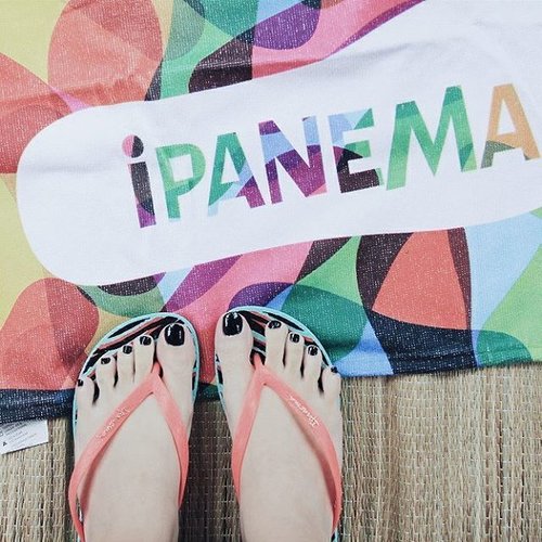New post on the blog featuring last Saturday event with @sociolla and @ipanema.indonesia❤  Thank you for inviting me and for this cutie pair of slippers!
#ipanemaxsociolla #ipanemaindonesia #clozette #clozetteid #fashion