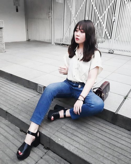 Let me take a rest for awhile. For my job is taking most of my times.
.
.
.
#clozetteid #personalstyle #styleblogger #ootd #cgstreetstyle #streetstyle #ggrepstyle #PrettyMessedUpStyle #lookbookindonesia #ootdindo @lookbookindonesia