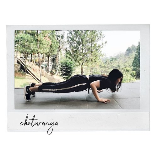 (An imperfect) Chaturanga🍃
Because it's only the second day of the week and I don't know what's coming.
.
.
Disclaimer: Chaturanga with shoes on is hard🙃
.
.
.
#Clozetteid #yoga #nature #chaturanga #lifestyle #blogger #lifestyleblogger #yogini #daily #life