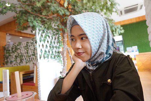 Loving this scarf so much!♥Selain suka sama warna dan motif batiknya yang digabung dengan aksen modern, suka bgt sama bahannya yg adem dan 100% polyester^^..Kaila lakyla by @elzattahijab#clozetteid #selfiewithelzatta #elzattahijab #nofilter