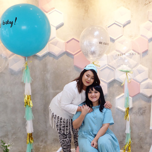 Congrats for the new launched @blpbeauty eye products!!!! Semoga laris manis kayak kacang goreng ya bu ketu @bylizzieparra. Thank you for inviting me for such fun event 😘😘😘. Anyway, I'll upload the review and tutorial using @blpbeauty Eyeshadow Pen and Dual Eye Definer. Ditunggu yaaa 😘😘😘 #BeAdored #InYourEyes #BLPgirls #BLPdualeyedefiner #BLPeyeshadowpen #clozetteid #bloggerceria