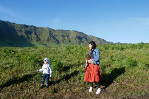 05.10.2020Happiest Birthday mas Rayyan sayang!..Si anak baik yang bikin Ibu Ria "sekolah" lagi tentang banyak hal, si anak baik yang gambarnya ekspresif luar biasa, si anak baik yang energi dan semangatnya ga habis-habis sampai ibu dan pap bingung 🙈🙈, si anak baik yang disayang semuanya, si anak baik yang ga pernah riwil, terakhir si anak baik yang suka akrobat kalo lagi sekolah...We love you always, mas Rayyan. Doa doa terbaik selalu untukmu...Love,Ibu Ria, Pap Reza, Yayina ❤..#Hello #mifamilia #clozetteid