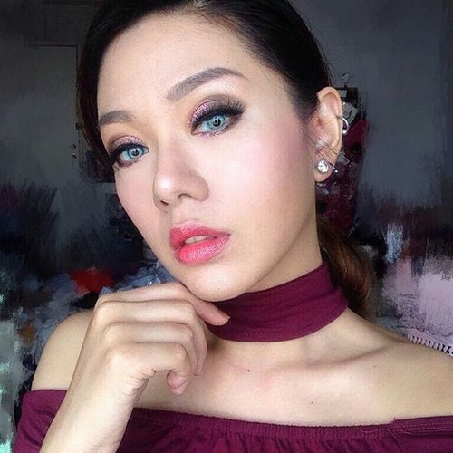 "Sparkling Soft Pink" my best moment for the most expressive eyes in the morning after I got a good resting time ✨

My #EYECENTRIC look

I used  @makeoverid  Corrective Base Makeup (greenish) for my redness skin, Ultracover Liquid Matt Foundation (nude silk), and also Camouflace Cream Face to cover all the blemishes for this look. 
#eyecentricselfie#eyecentric#realliferealdrama