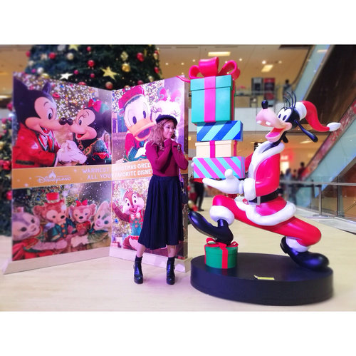 Dear Santa Goofy  please make my wish come true by sending me for an authentic Christmas 🎄 Vacation at Hong Kong Disneyland it will be the perfect Christmas gift for me because I've never been there so I'm hoping that this is my chance to have lots of fun and dance along with Mickey Mouse in @HKDisneyland
Join this excitement 
@vikaangela 
@yunita.sasmita 
@sylviaodilia 
#ChristmasGiftGI
 #HKDisneyland 
#SantaGoofyGI