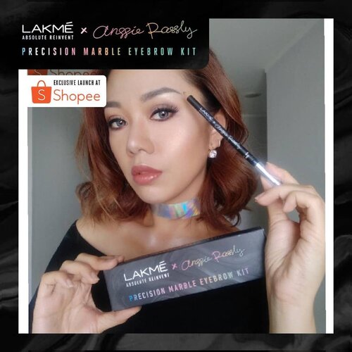 I'm super excited wkt @lakmemakeup kolaborasi dengan @anggierassly utk produk brow kit. Texture marble nya yg super unik bikin aku syok dengan hasil nya yg pigmented namun ga nge block di alis. Ini bakal jadi my fav brow kit ever,  kemasan nya juga super elegant dan lengkap banget pensil nya yg dua sisi dengan sisi lainnya spoolie yg memudahkan dalam pengaplikasian,  inside the box juga sudah ada rautan nya. Kit ini cuma available exclusive di @shopee_id , dan lg ada special price Rp. 129.000,- aja. Yuk if you are a brow freak just like me buruan beli karena ini limited edition lho. #LakmeMakeUp#stylingtrendsetters#LakmexAnggieRassly#LAKMExShopee#MarbleousBrows#HanyaDiShopee