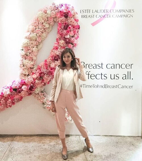 Pink Soiree @esteelauderid .
.
PT Estee Lauder Companies Beauty Indonesia menyelenggarakan “Breast Cancer Campaign” sebagai bagian dari Charity Campaign dan Corporate Social Responsibility dengan tujuan untuk memberikan pengetahuan dan saling berbagi mengenai pentingnya pencegahan kanker payudara bersama dengan Lovepink Indonesia mengadakan kampanye untuk menciptakan kesadaran tentang Kanker Payudara dan menciptakan dunia bebas kanker payudara.  #TimeToEndBreastCancer  now early detection is the most important thing
#EsteeID