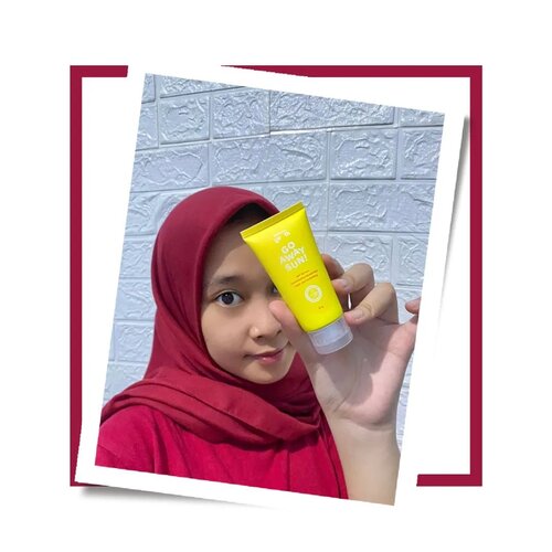 Finally punya juga salah satu produk dari DeBiuryn Youth ini, yang sebelumnya aku cuma liat dari review-review bagus yang ada di Shopee.DeBiuryn Youth Go Away Sun ini emang dibuat untuk buat kulit muda yang aktif beraktivitas di luar ruangan lohh dengan Broad Spectrum Sunscreen, jadi kan aku merasa tertarik banget ya mau coba.Go Away Sun ini selain bisa melindungi kulit dari sinar UV, dia juga punya kandungan yang bagus loh untuk kulit, karena ada kombinasi physical dan organic sunscreen dengan aneka vitamin, ekstrak dan bahan bermanfaat lainnya. Kalo untuk teksturnya sendiri ini ringan banget, cepat meresap ke kulit dan yang paling penting dia gak ada white cast sama sekali!DeBiuryn Youth juga punya bundling package loh yang isinya The Better Cleanser (facewash), Make It Moist (moisturizer), Go Away Sun (sunscreen), dan Smooth Smooch (lip balm).