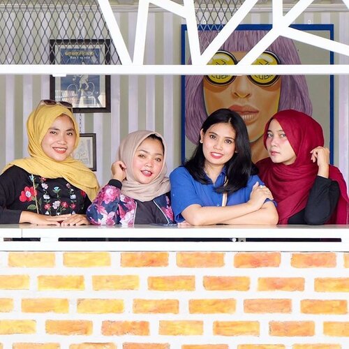 Pertemanan penuh drama dan pertikaian tapi teteup bersatu kembali 💅🏻 #skwad #clozetteid