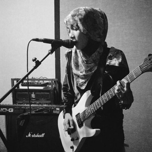 Begadang jgn begadang 🎶This photo was taken back in the days when we did some kind of music instruments and sound systm rental. Yes in the past tense, we have shut it down due to some reasons. Woahh those days are truly my youthfulness.Now I gotta say Sayonara 2015, welcome 2016.Hope everything will be better this year. I feel like spending this entire year unproductively. I need to get back on my feet now. Hope better days coming your way too 😇 bismillah... #clozetteid