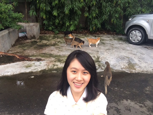 Selfie with cats! #COTW #happyselfie #clozetteid
