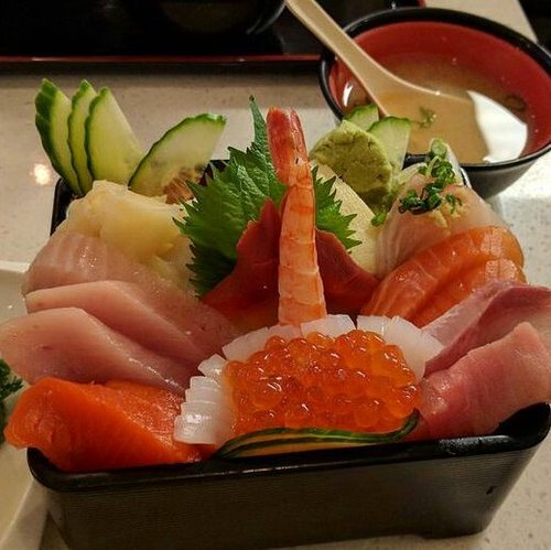 Salmon.. Tuna.. Etc..
Love this sashimi 😍

#ygpentingkenyang
.
.
.
.
#healthyfood #tuna #salmon #japanessefood #healthy #clozetteid  #instafood #foodie #foodphotography #foodoftheday #foodgram #like4likes #followforlike #igersworldwide #sonyxperia #ritystory #ritystyle #mytravelgram #travelerlife #foodlovers #womanblogger #instapic #kuliner #culinary #fish #sashimi #foodoftheday