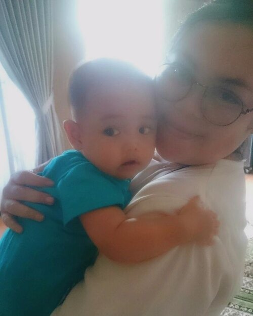 With nephew..Ahhh emessss ama anak bayi iniMoga2 cepat menyusul ya 😍...#nephew #bayi #auntyandnephew #baby #travelerblogger #womantravelerlife #ritystory #travelerlife #mytravelgram #womanentrepreneur #travelgram #womanblogger #wanitatangguh #behappy #gallery_of_all #travelerblogger #girlexplorer #clozetteid #mygallery