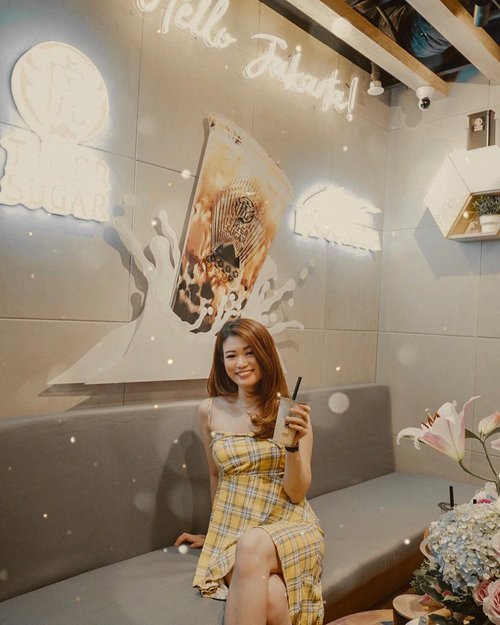 Congratulations for your Grand Opening at Plaza Indonesia @tigersugarindonesia ! 🐯💛The bobba is super chewy and full of amazing taste! Will Definitely always go to your store whenever I’m at @plazaindonesia 😚✨——————#abnergailorrainecollabs #tigersugar #tigersugarindonesia #clozetteid